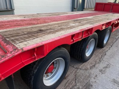 Staines Tri-axle 30ft low loader trailer