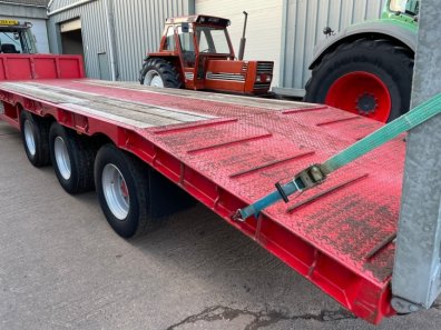 Staines Tri-axle 30ft low loader trailer
