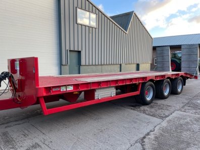Staines Tri-axle 30ft low loader trailer