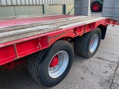 Staines Tri-axle 30ft low loader trailer