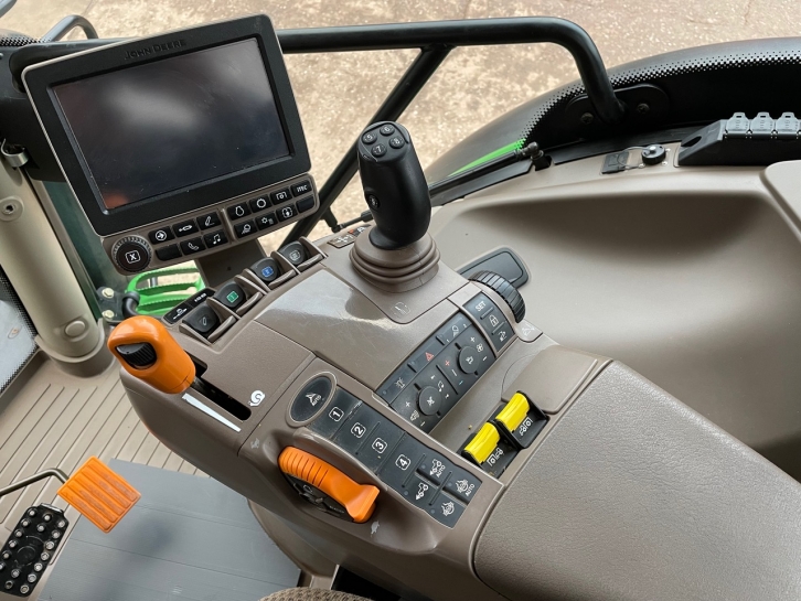 John Deere 6155R