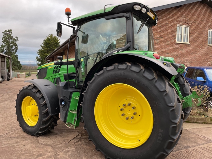 John Deere 6155R