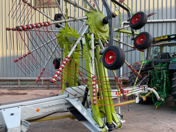 Claas liner 3600 4 rotor rake
