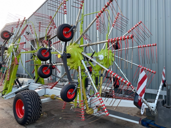 Claas liner 3600 4 rotor rake