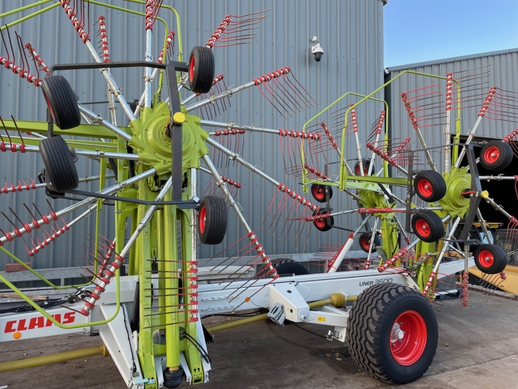 Claas liner 3600 4 rotor rake