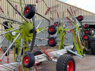 Claas liner 3600 4 rotor rake