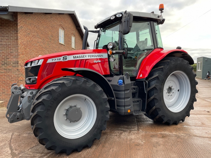 Massey Ferguson 7719S Exclusive
