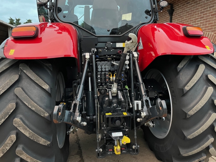 Case CVX 240