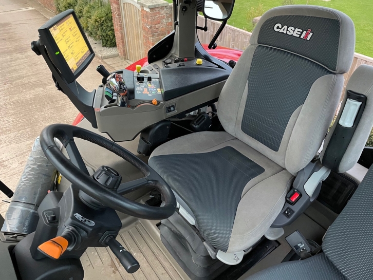 Case CVX 240