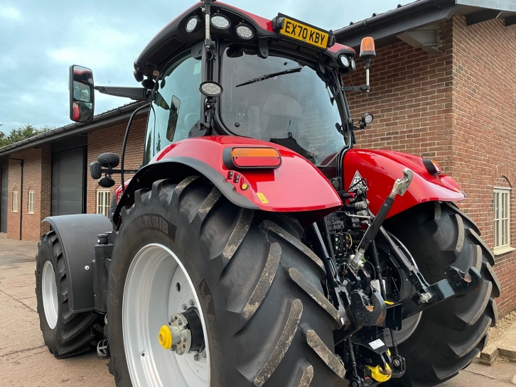 Case CVX 240