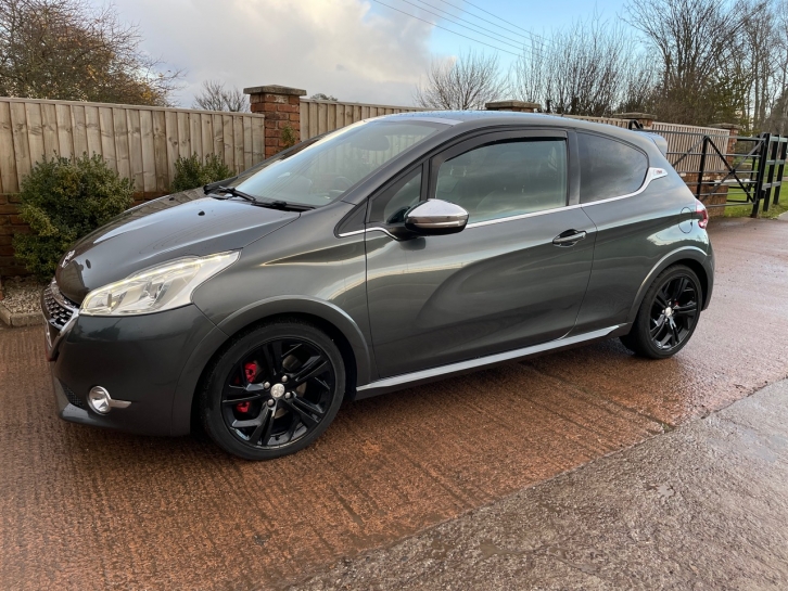 Peugeot 208 GTi Prestige 1.6 Petrol