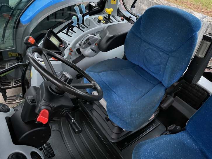 New Holland T6050 Elite