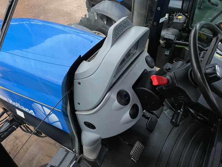 New Holland T6050 Elite