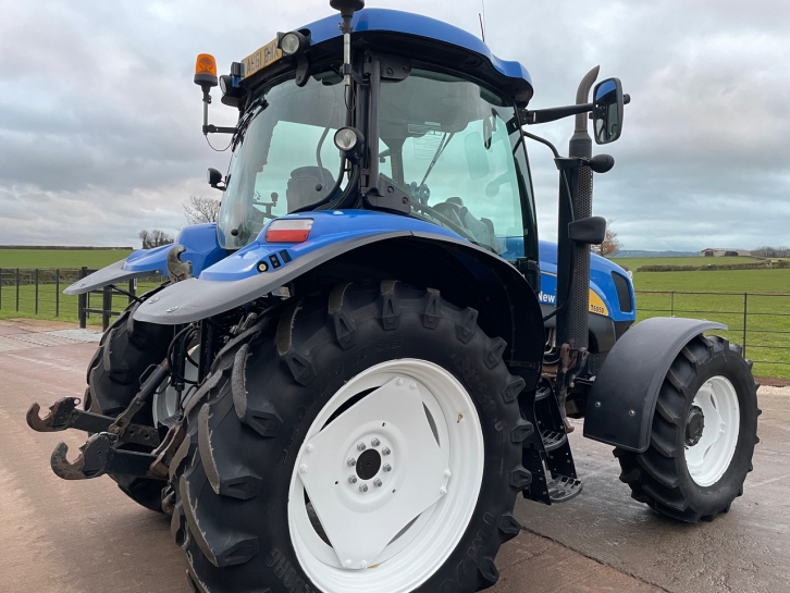 New Holland T6050 Elite