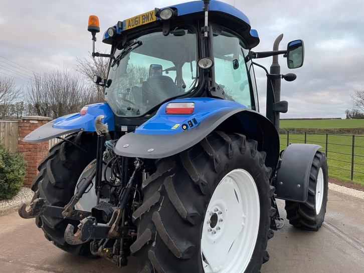 New Holland T6050 Elite