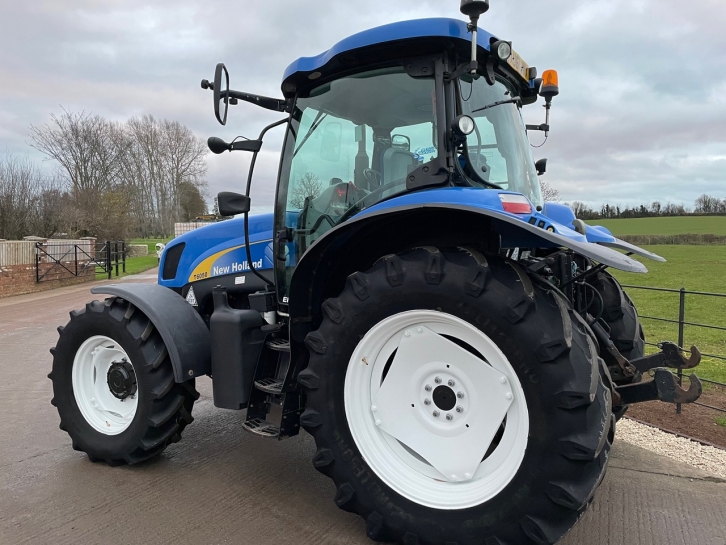 New Holland T6050 Elite
