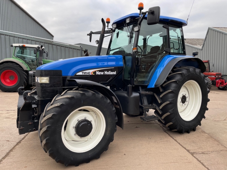 New Holland TM140