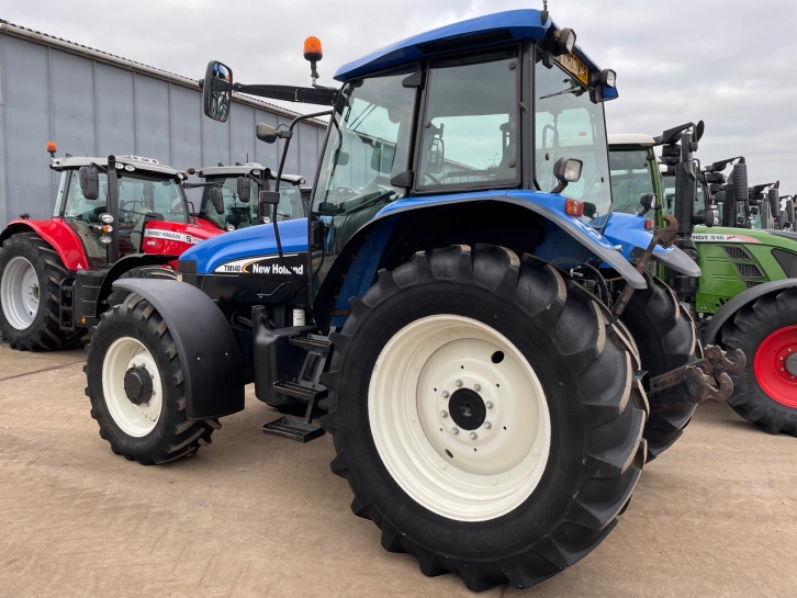 New Holland TM140