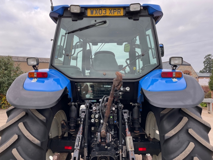 New Holland TM140