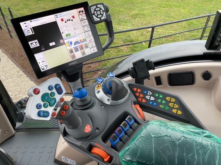 Fendt 724 Profi-Plus