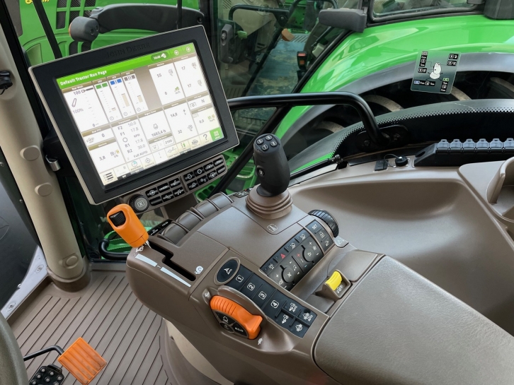 John Deere 6130R