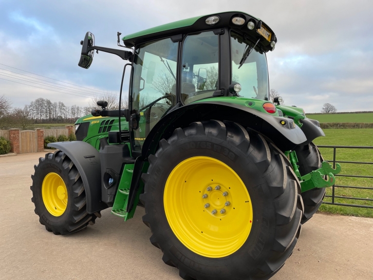 John Deere 6130R