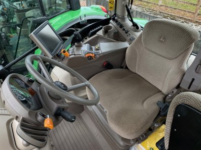John Deere 6130R