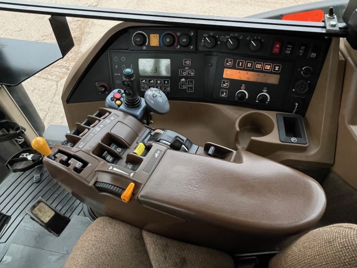 John Deere 8520