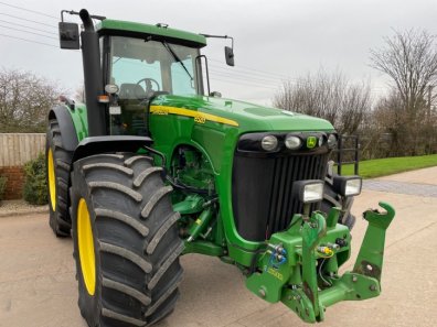 John Deere 8520