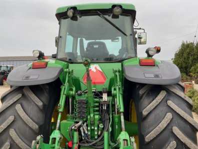 John Deere 8520