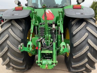 John Deere 8520