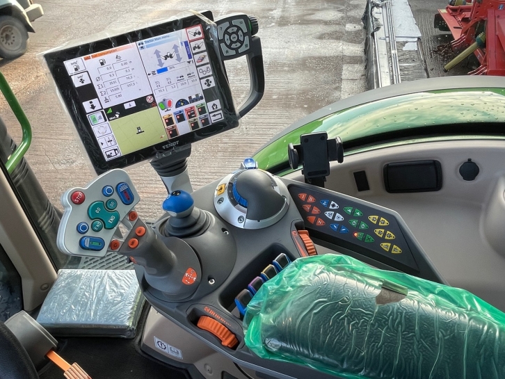 Fendt 724 Profi-Plus