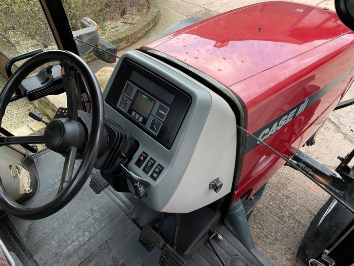 Case MX 135