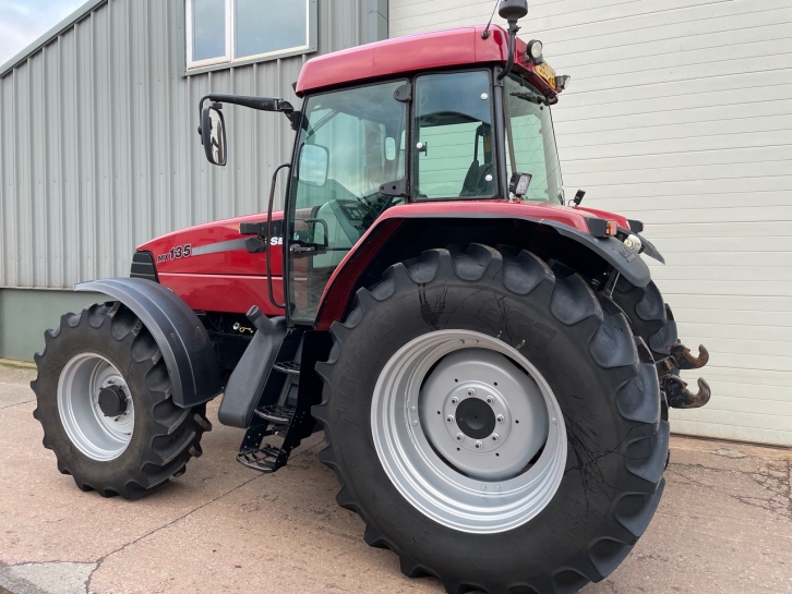 Case MX 135