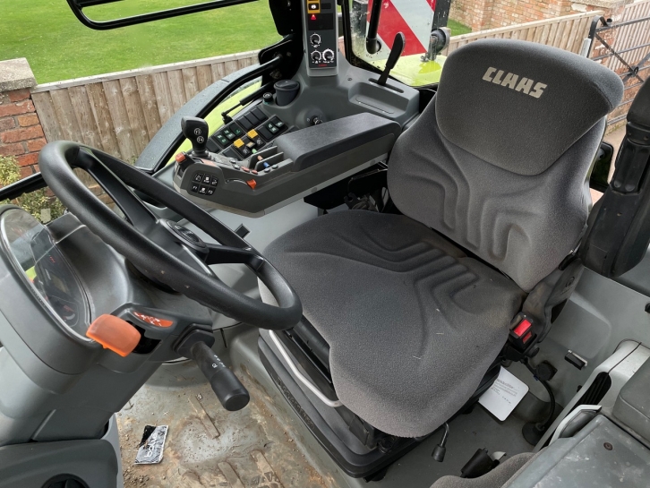 Claas Arion 650