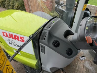 Claas Arion 650