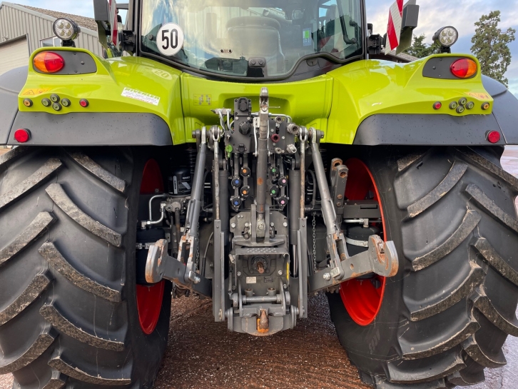 Claas Arion 650