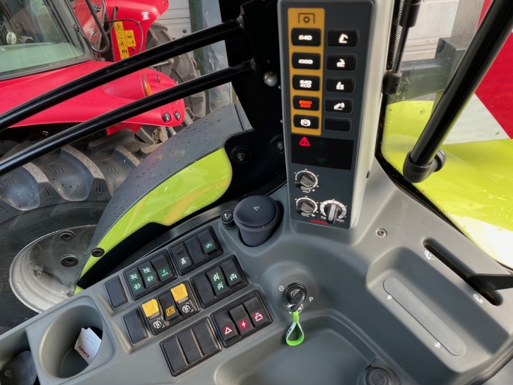 Claas Arion 650