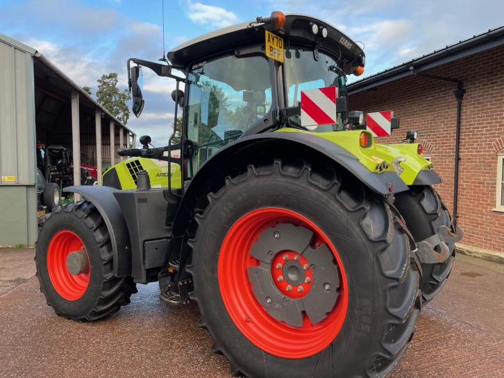 Claas Arion 650