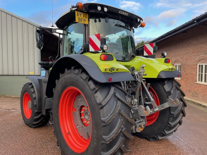 Claas Arion 650
