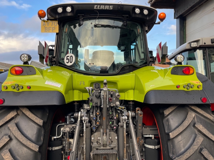 Claas Arion 650