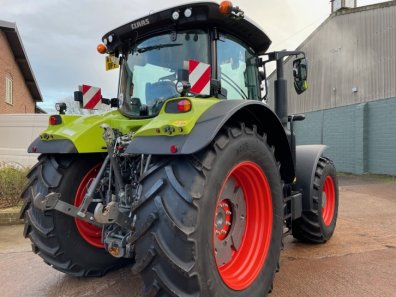 Claas Arion 650
