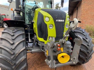 Claas Arion 650