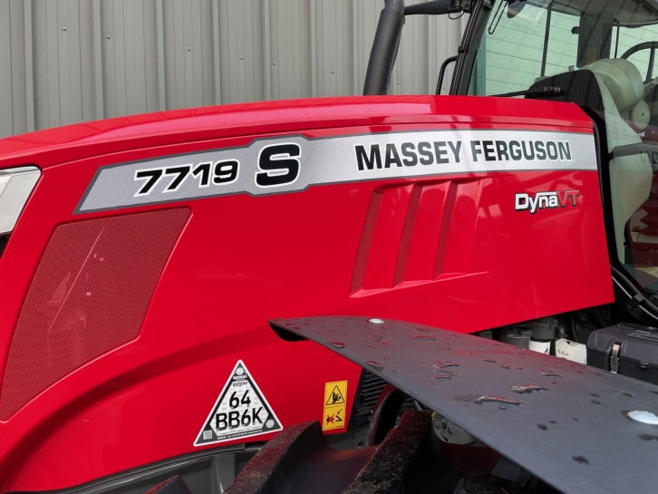 Massey Ferguson 7719S Exclusive