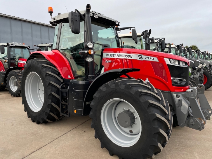 Massey Ferguson 7719S Exclusive