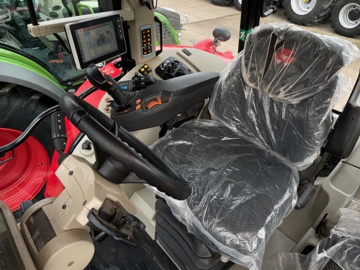 Massey Ferguson 7719S Exclusive