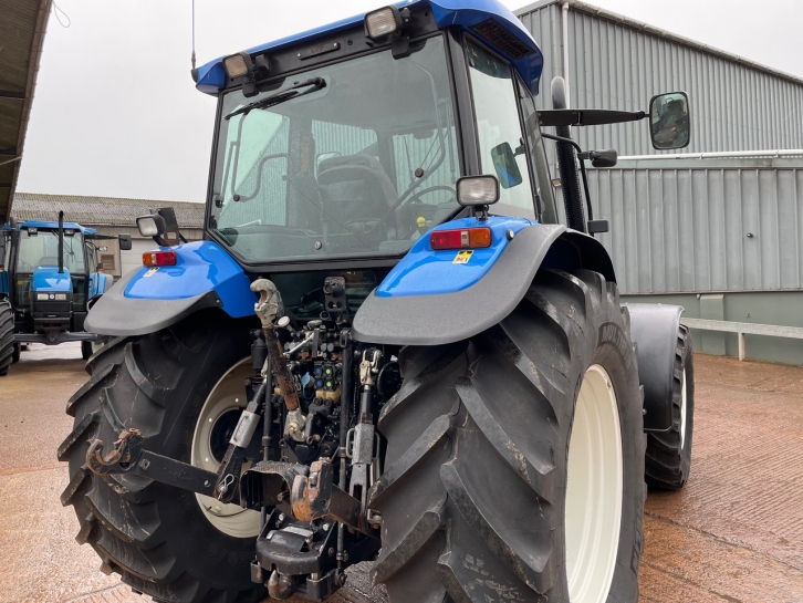 New Holland TM155