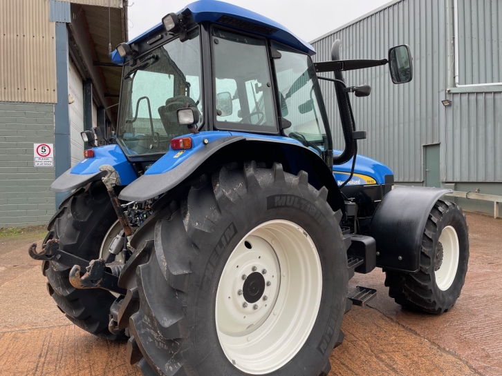 New Holland TM155