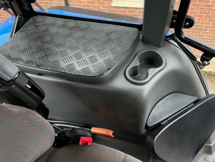 New Holland TM155