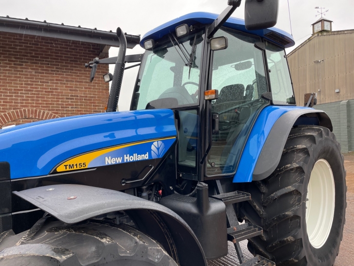 New Holland TM155